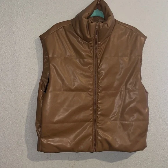 Entro Brown Puffer Vest - Picture 10 of 10